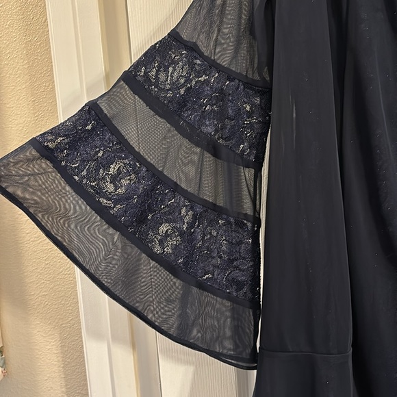 R&M Richards Dress - Picture 4 of 7